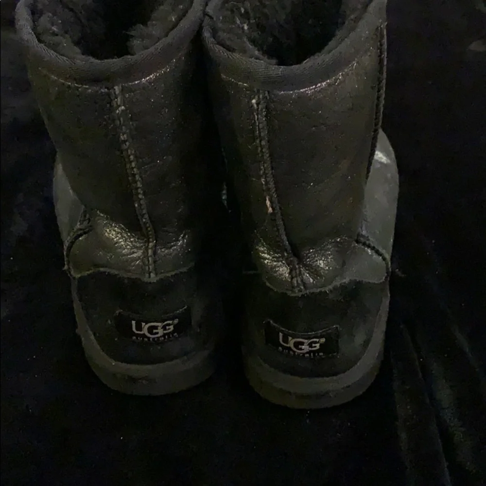 Metallic silver‎ uggs